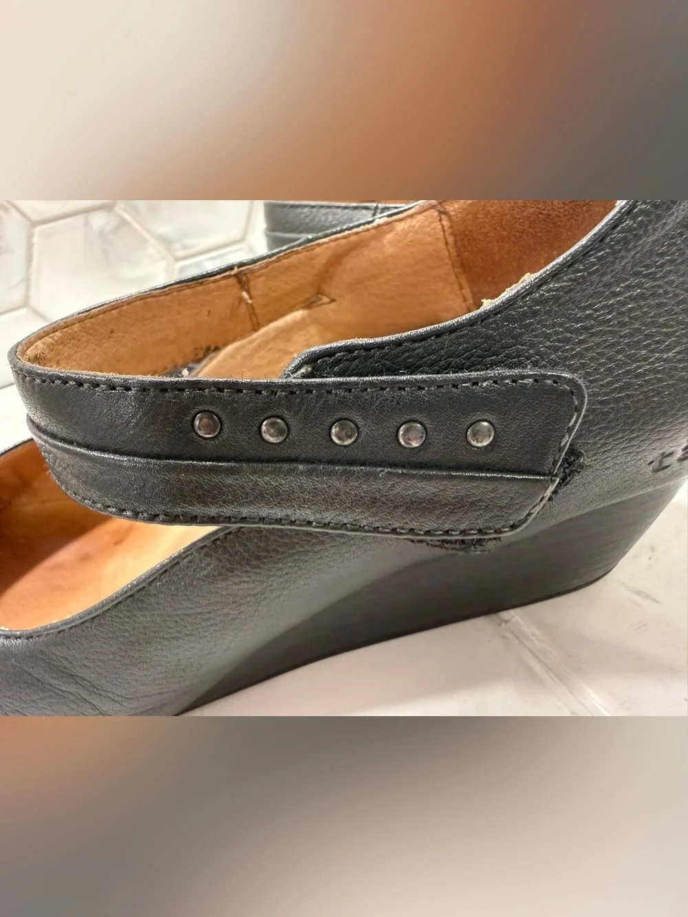Taos Urge Black Leather Mary Jane Wedge Heel Shoes Size 8 Ankle Strap